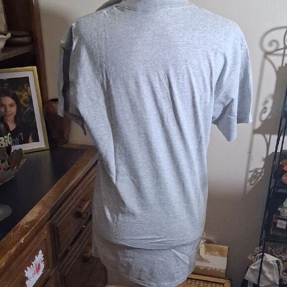 NWT GARFIELD Gray Holiday Cheer Shirt SIZE MEDIUM - Picture 5 of 5